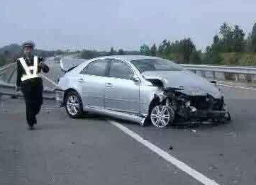 男子高速遇爆胎不幸身亡 如何防止行车中爆胎?