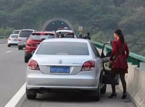 注意！你的车停在了这些地方 就离毁掉不远了