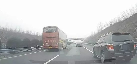 这些情况极易导致交通事故 开车的人都应该牢记